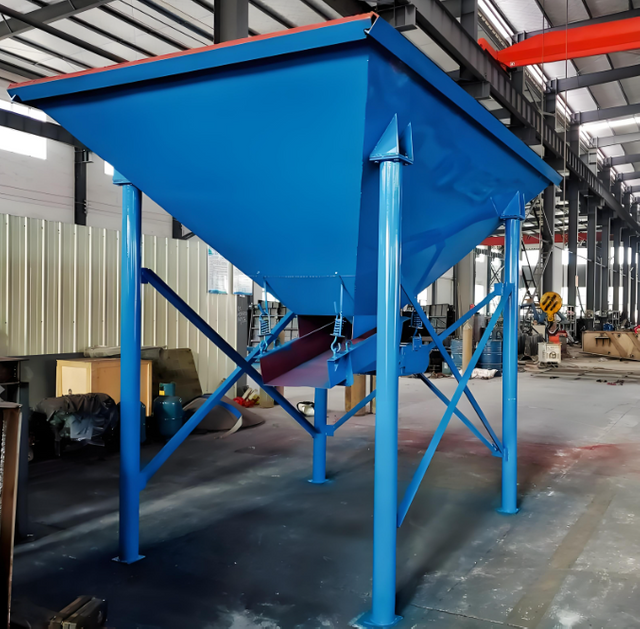 Hopper with wear-resistant lining for mine use ore hopper is highly wear-resistant
